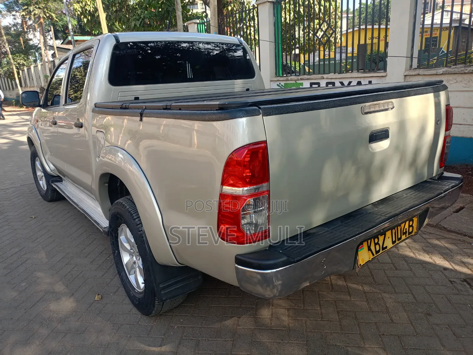 Toyota Hilux 2015 Gold
