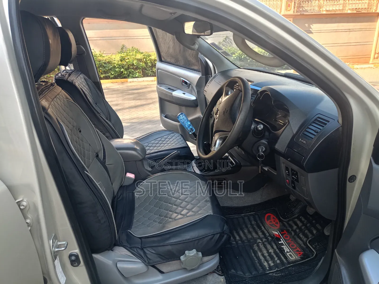 Toyota Hilux 2015 Gold