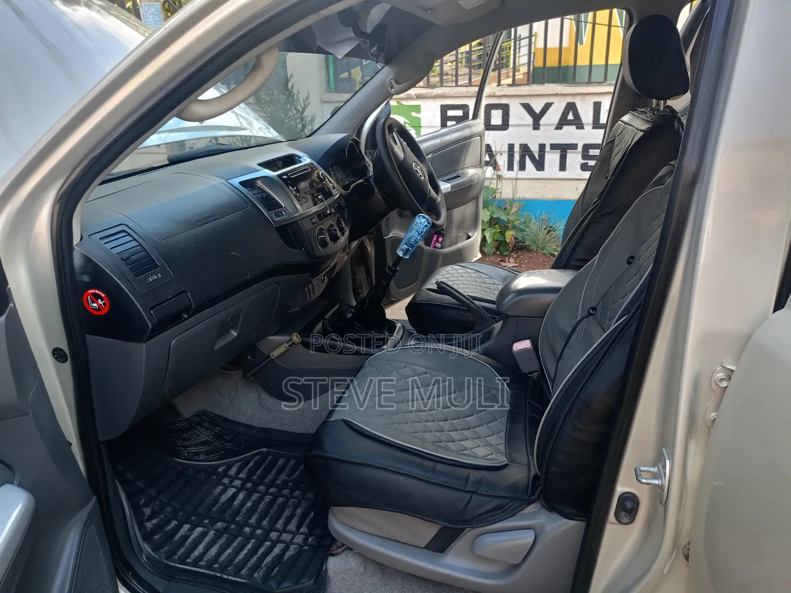 Toyota Hilux 2015 Gold