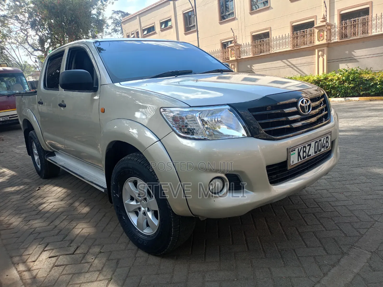 Toyota Hilux 2015 Gold