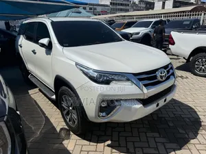 Toyota Fortuner 2.4 D AWD 2020 White