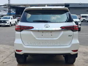 Toyota Fortuner 2.4 D AWD 2020 White