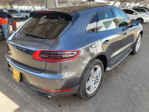 Porsche Macan 2018 Black