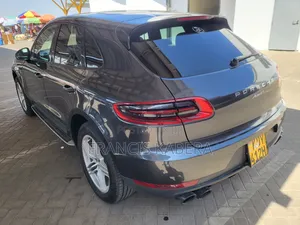 Porsche Macan 2018 Black