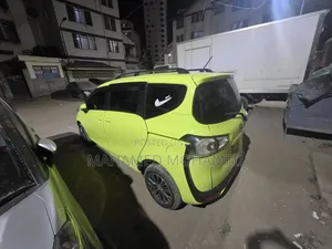 Toyota Sienta 2016 Green