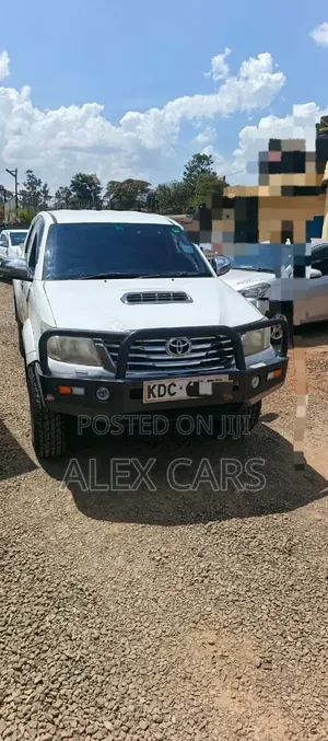 Toyota Hilux 2014 White