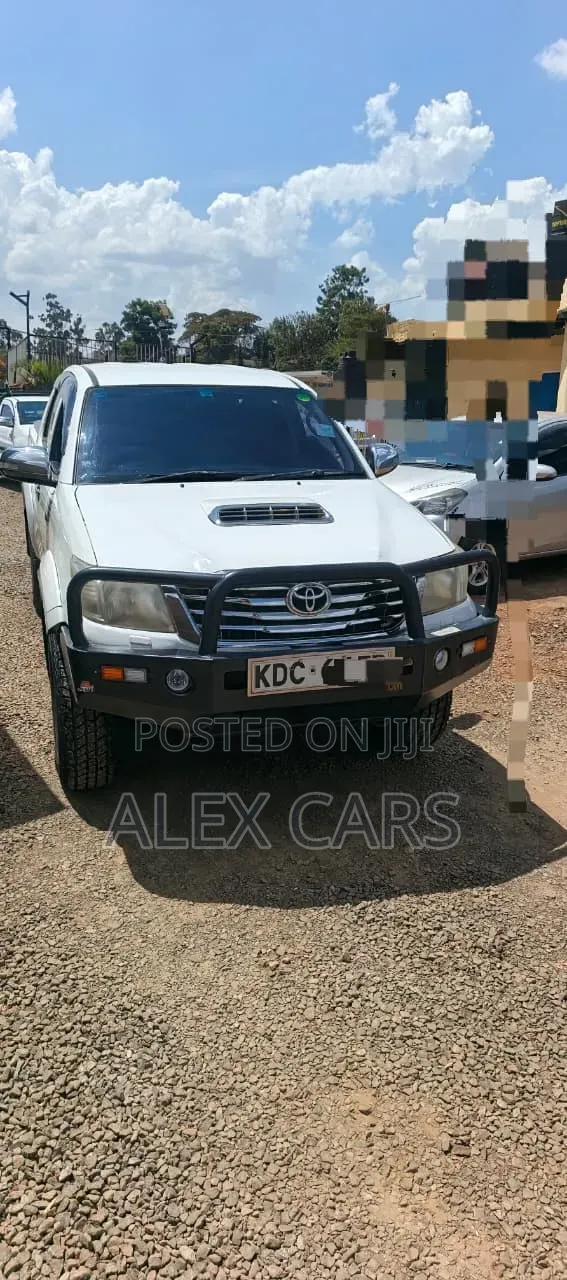 Toyota Hilux 2014 White