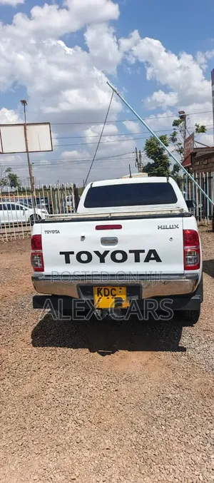 Toyota Hilux 2014 White
