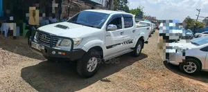 Toyota Hilux 2014 White