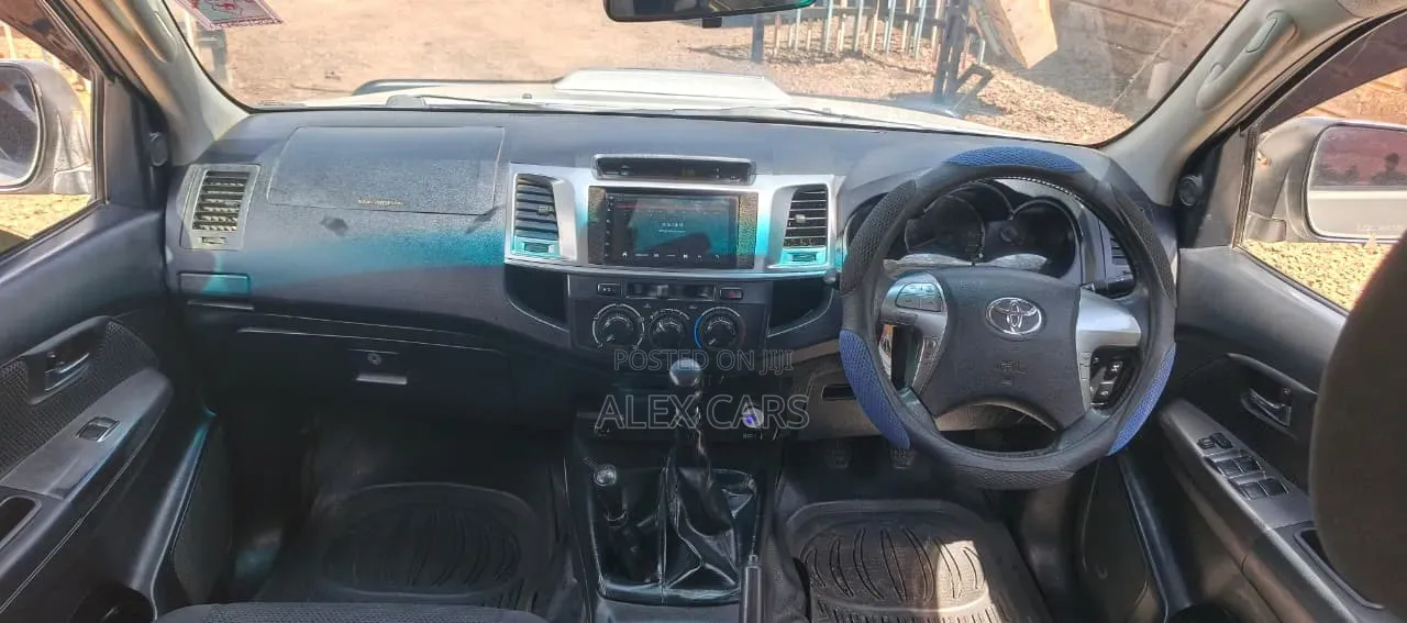 Toyota Hilux 2014 White