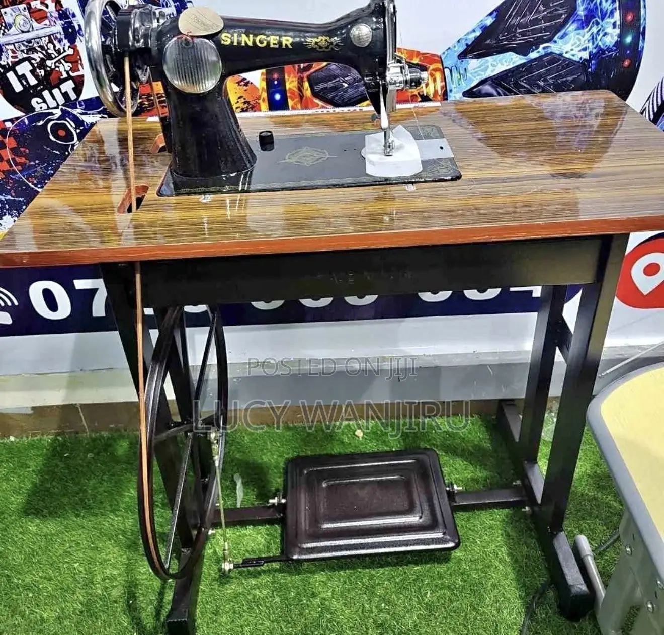 Singer Sewing Machine With Importanted Stand > High Quality