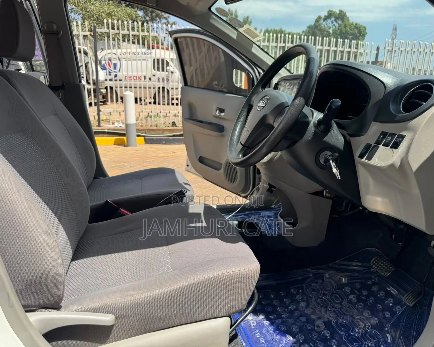 Daihatsu Mira 2017 White