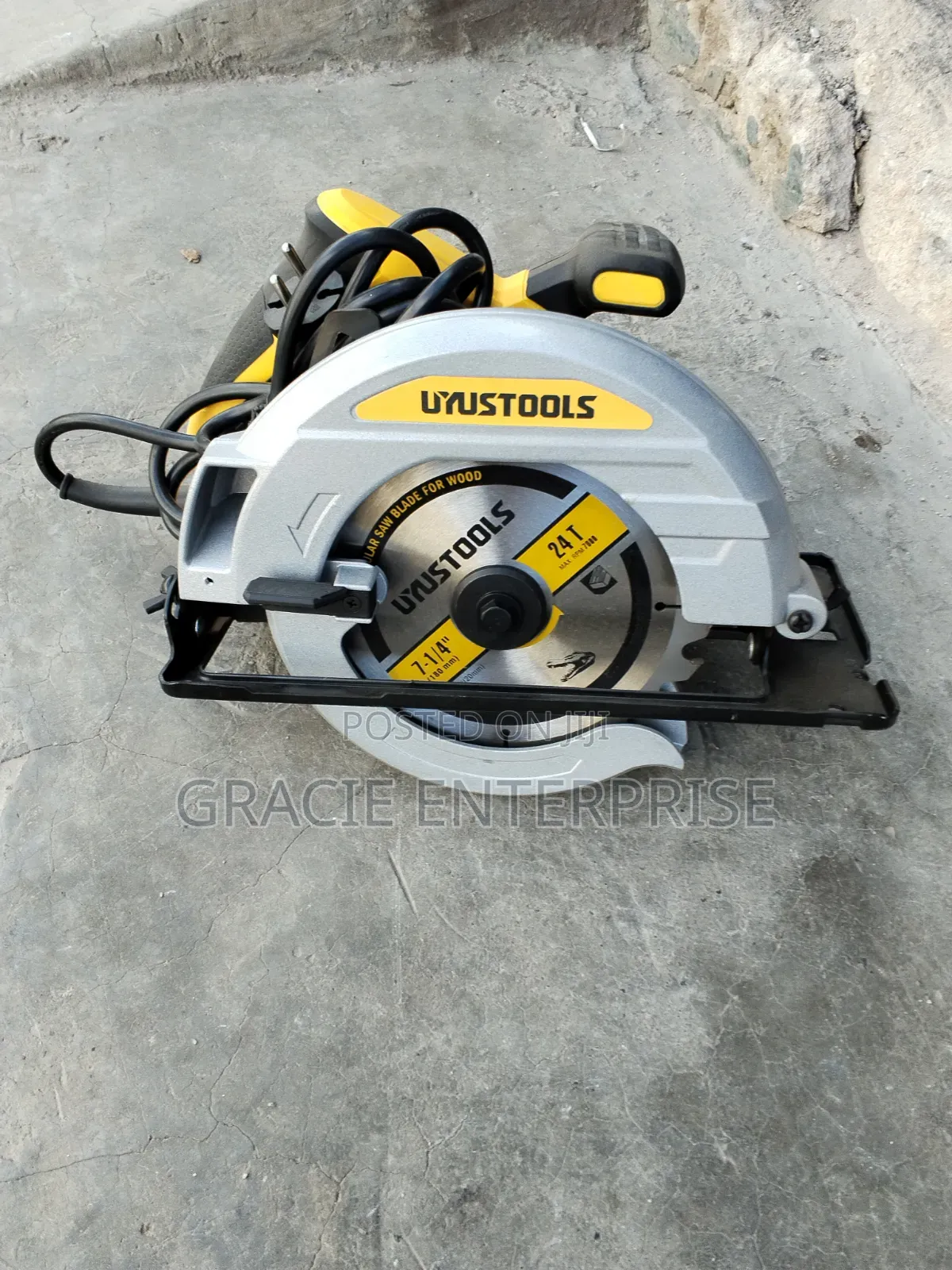 Handheld Electric Circular Saw for Cutting Wood