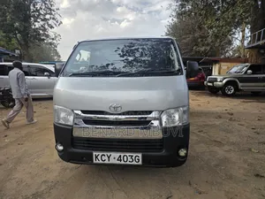 Toyota HiAce 2013 White