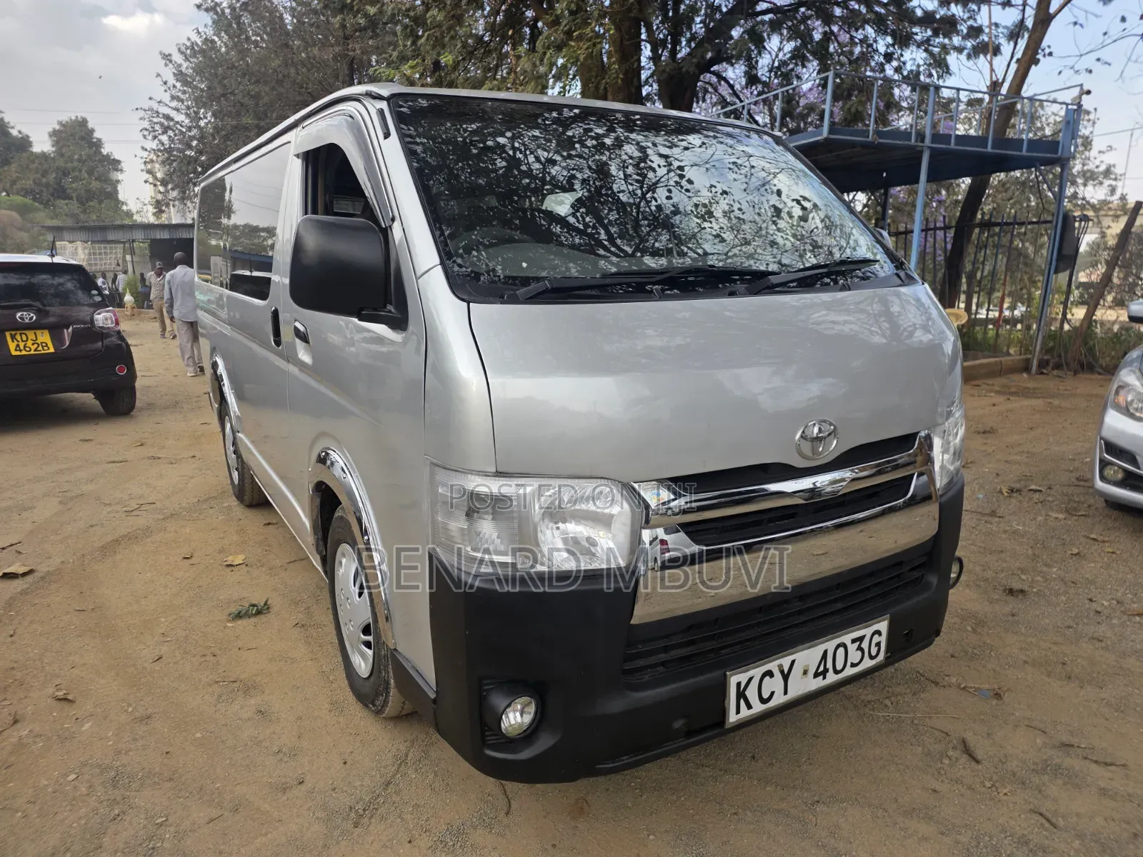 Toyota HiAce 2013 White