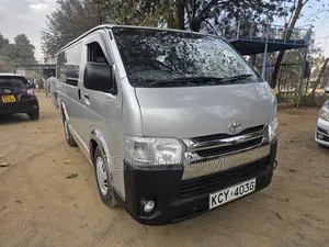Toyota HiAce 2013 White