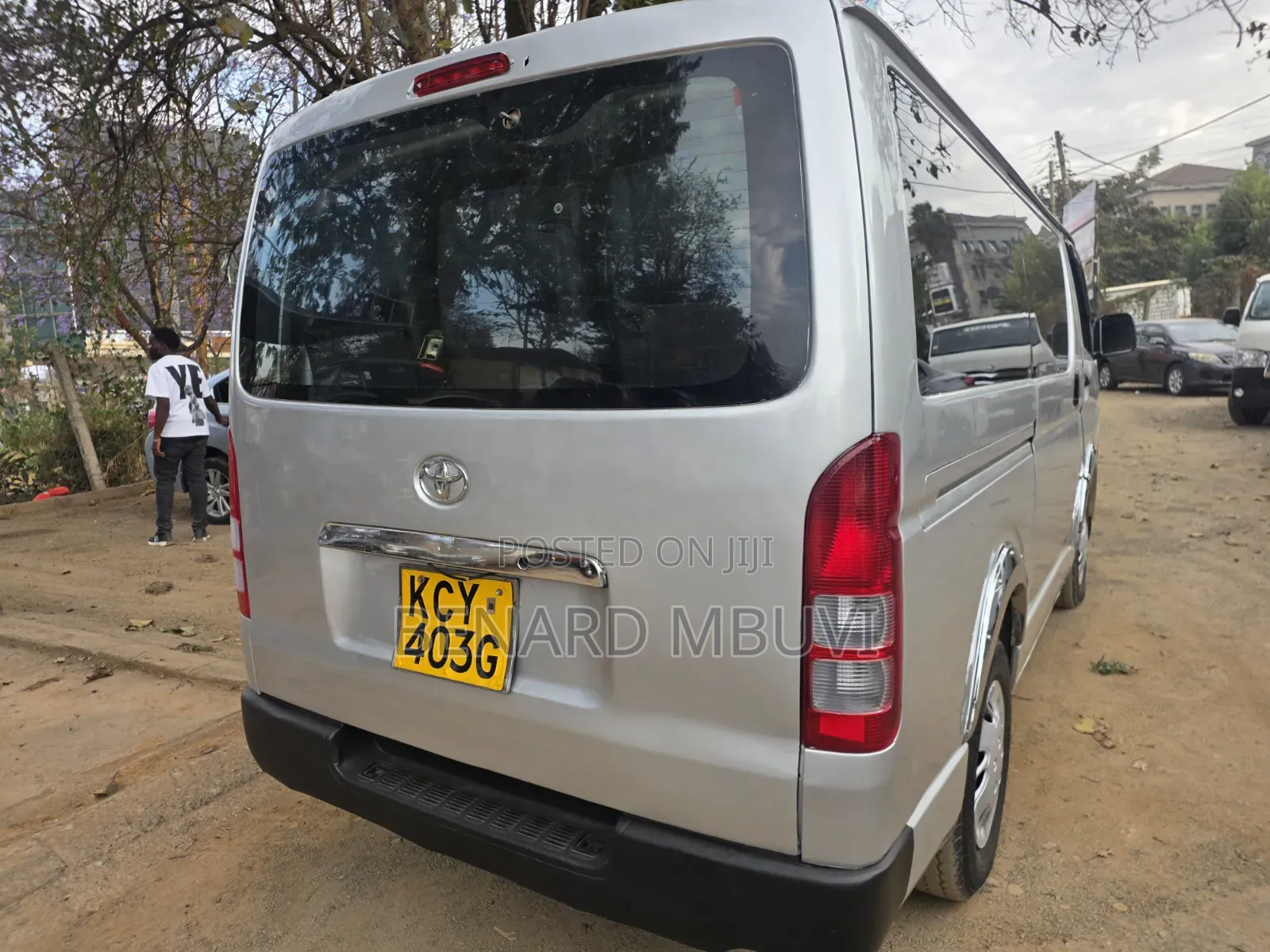 Toyota HiAce 2013 White