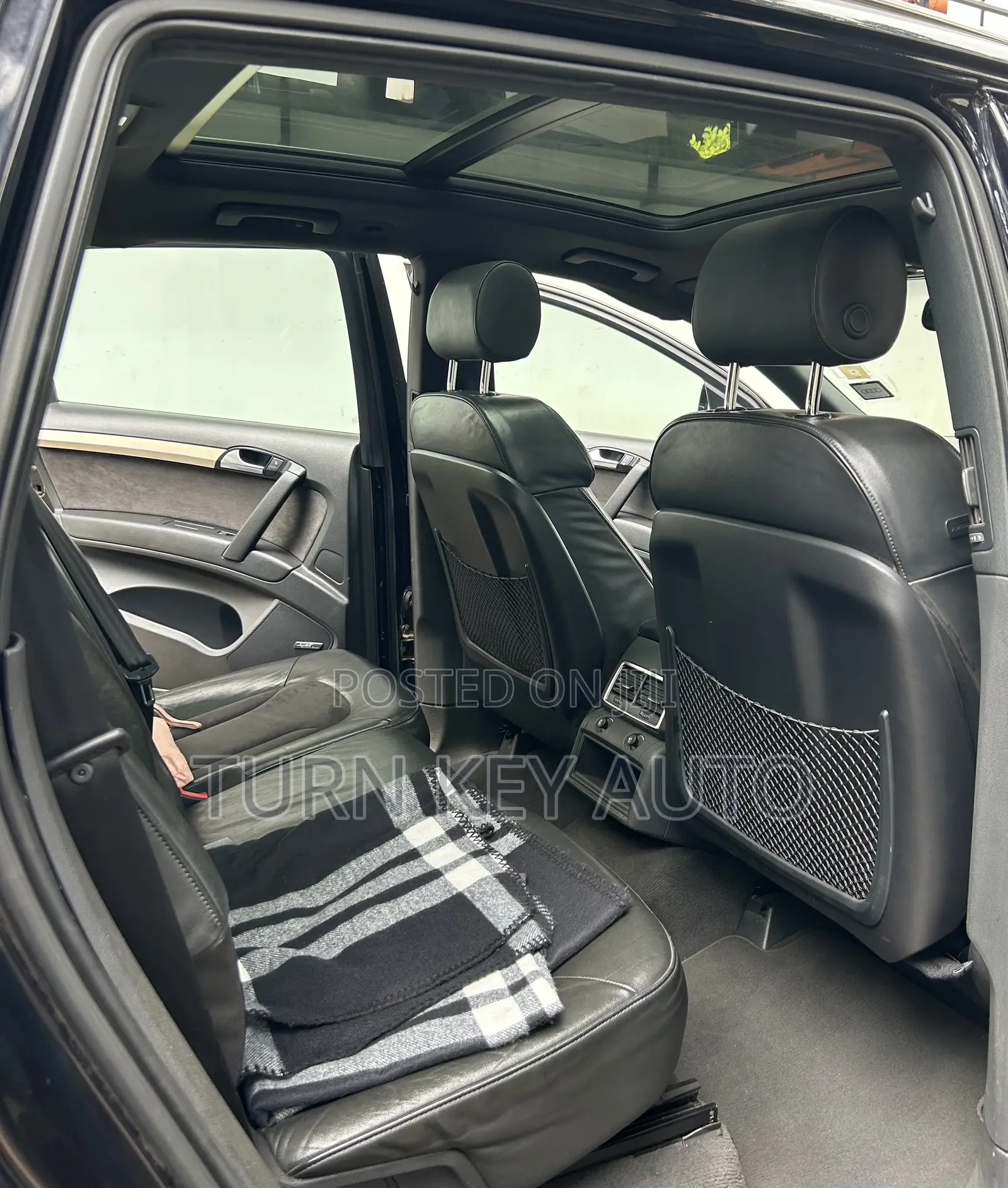 Audi Q7 2010 Black