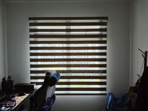 Horizontal Curtain Blinds That Complete the Look.