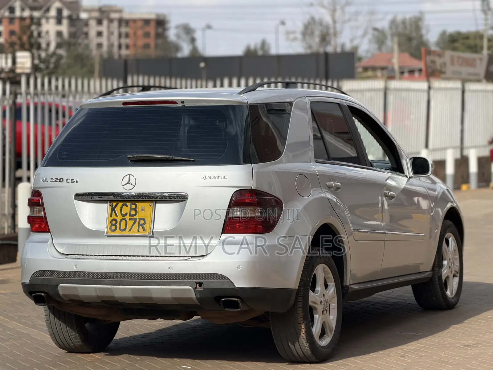 Mercedes-Benz 300D 2009 Silver