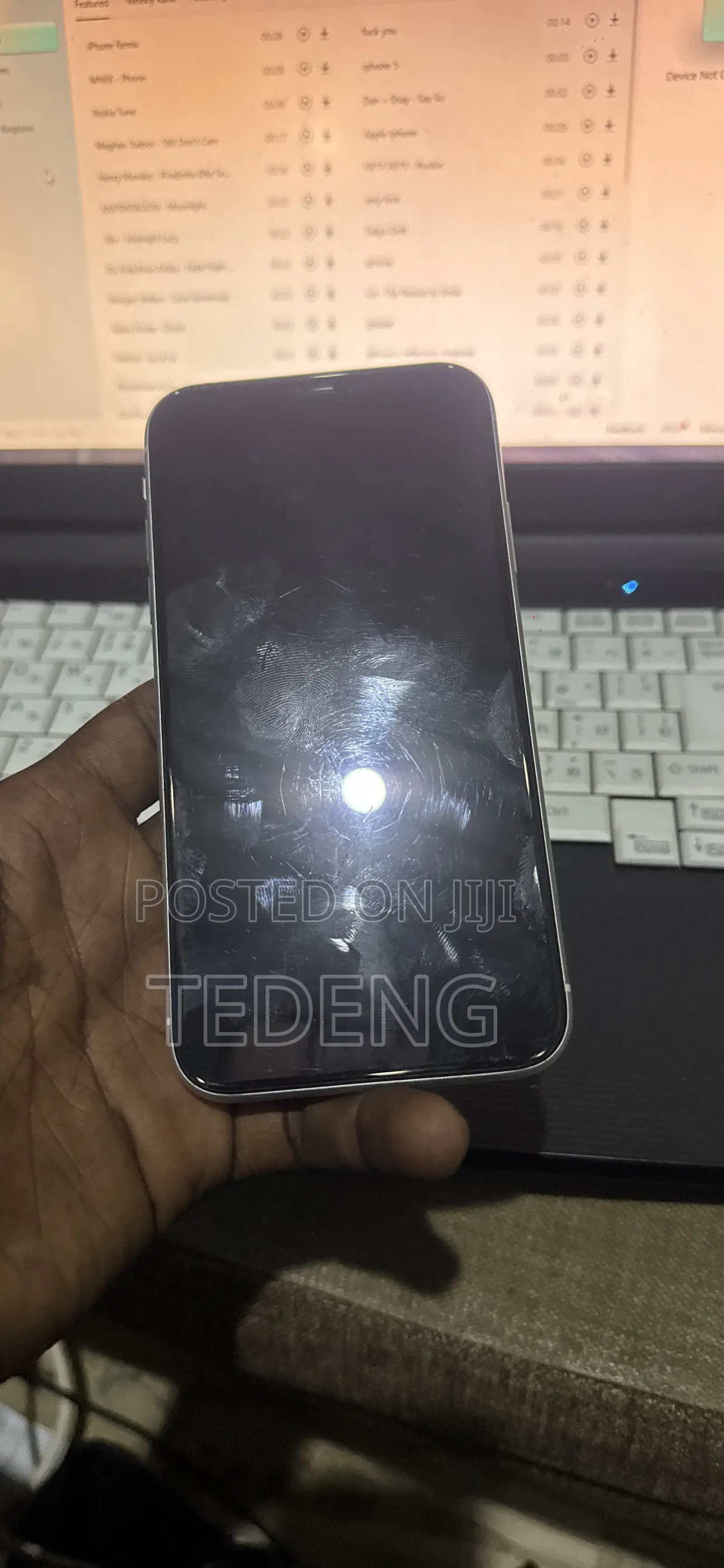 Apple iPhone XR 64 GB White