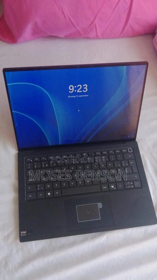 Laptop Dell Precision 5490 32GB Intel Core Ultra 7 SSD 256GB