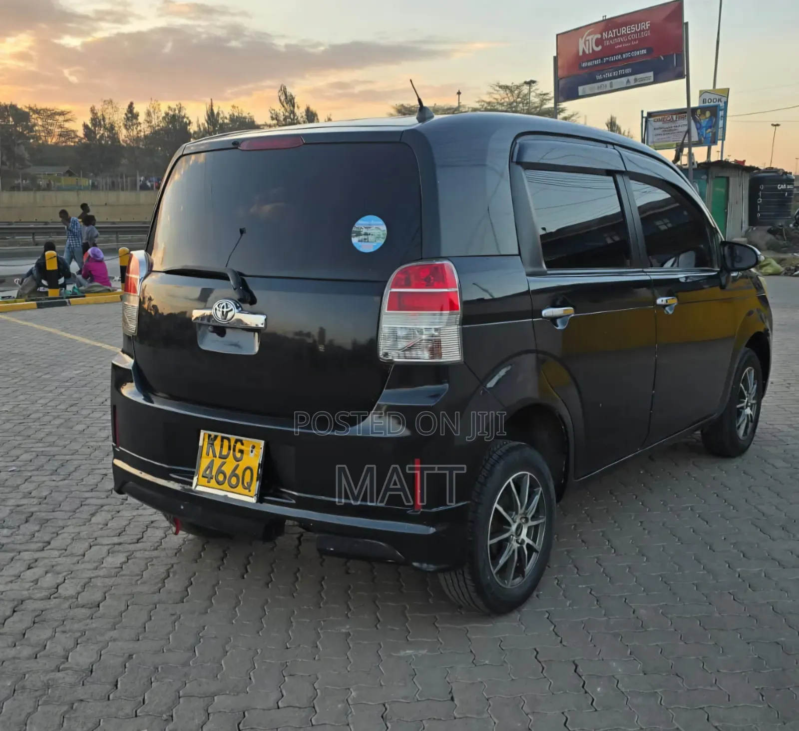 Toyota Spade 2015 Black