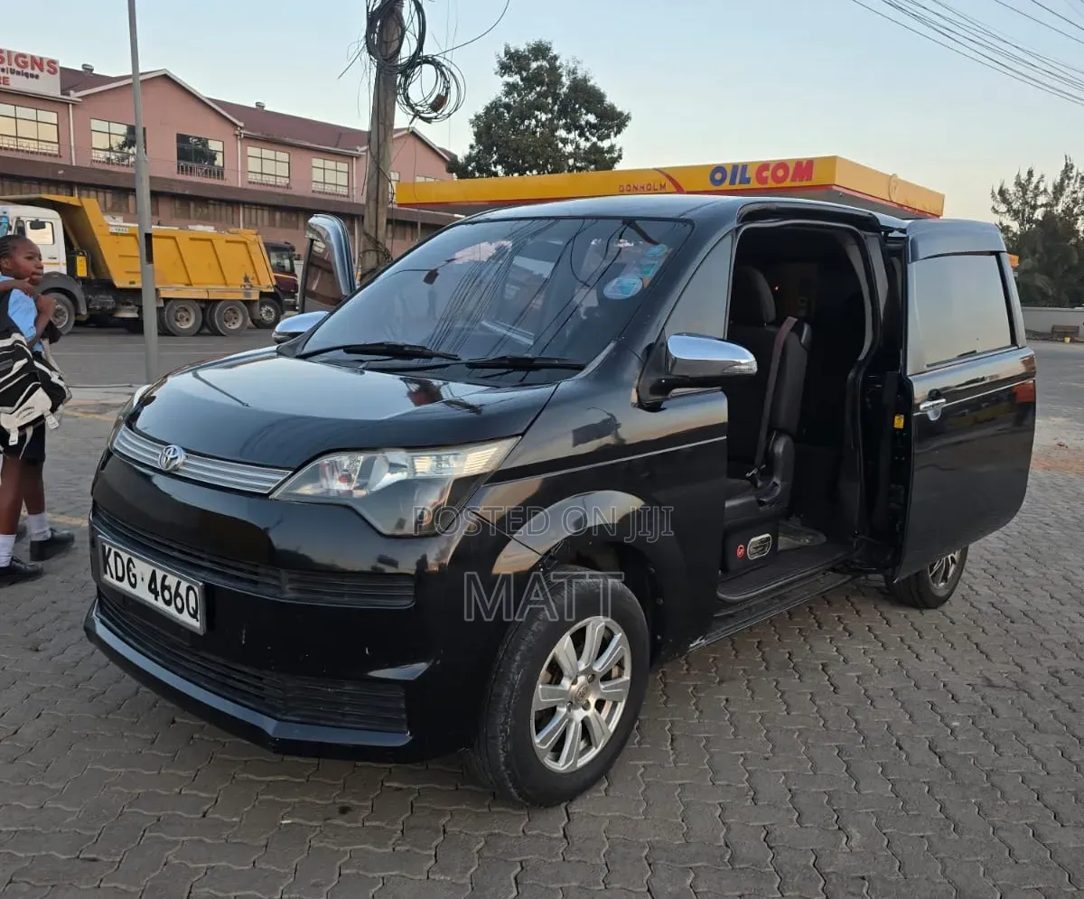 Toyota Spade 2015 Black