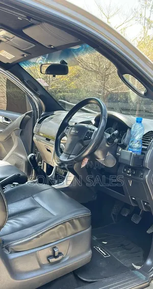 Isuzu D-MAX 2024 Gray