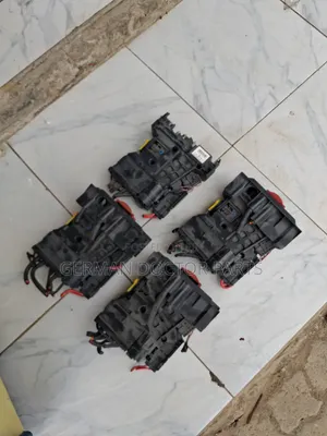 W204 Prefuse Box