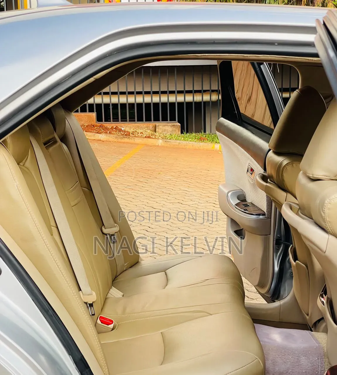 Toyota Crown 2011 Silver
