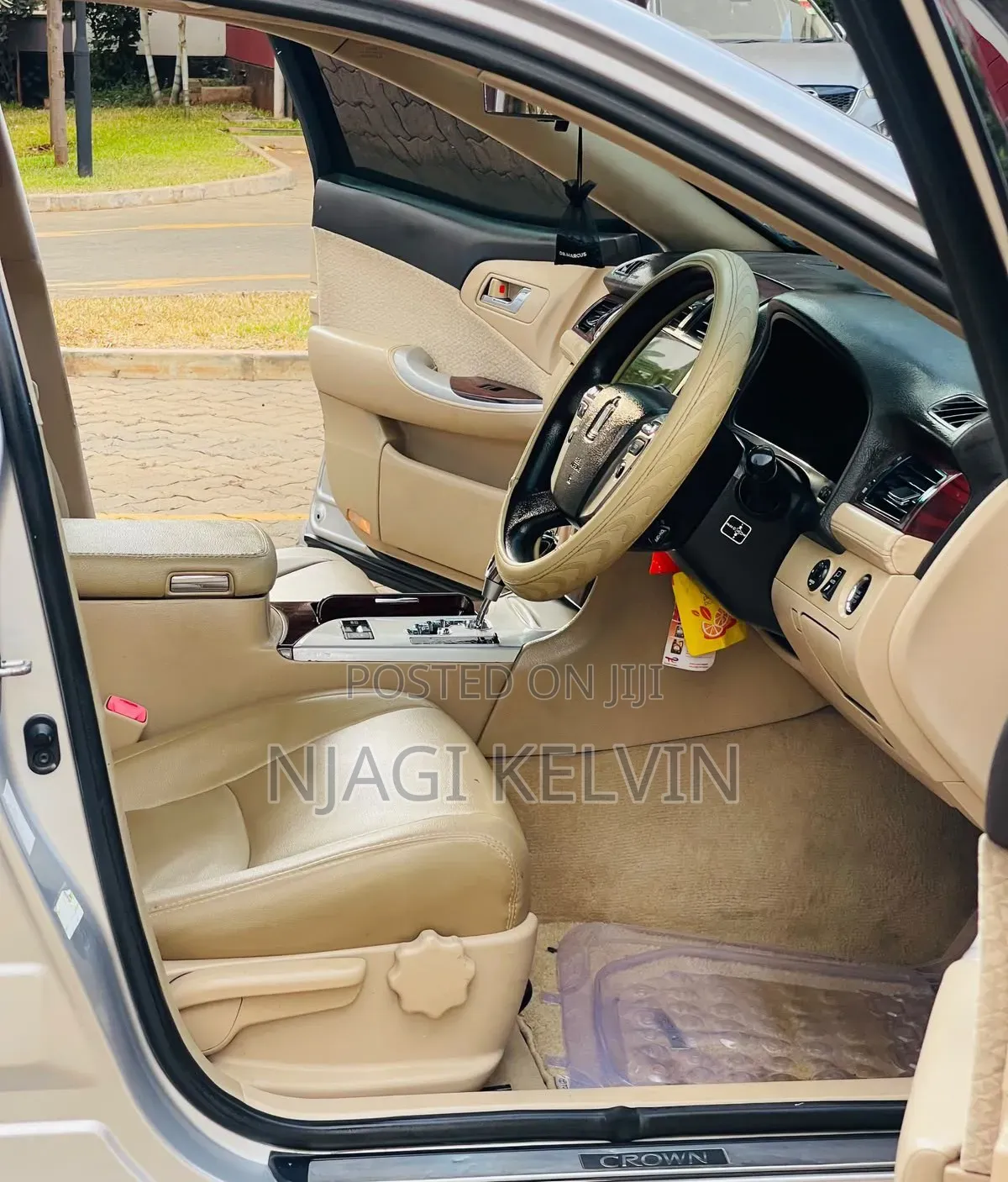 Toyota Crown 2011 Silver