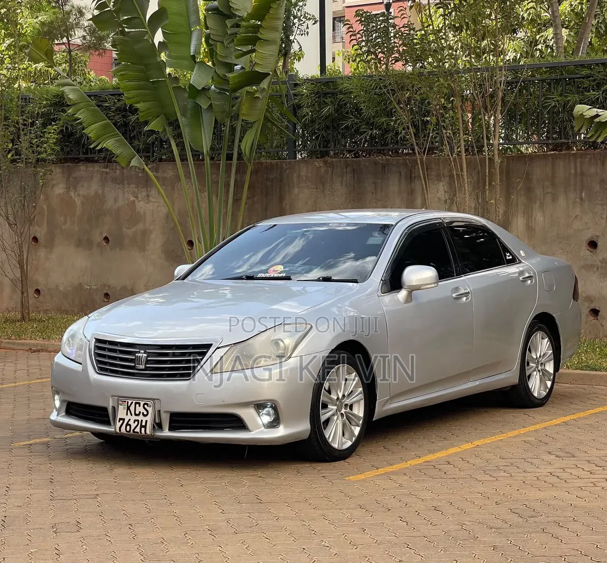 Toyota Crown 2011 Silver