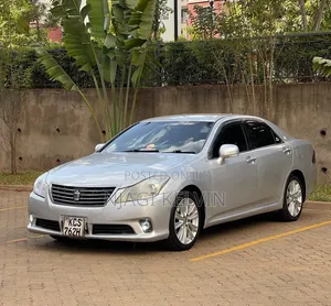Toyota Crown 2011 Silver