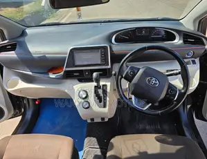Toyota Sienta 2018