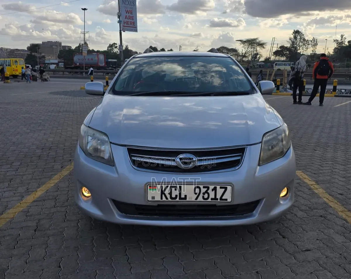 Toyota Corolla Fielder 2011 Silver