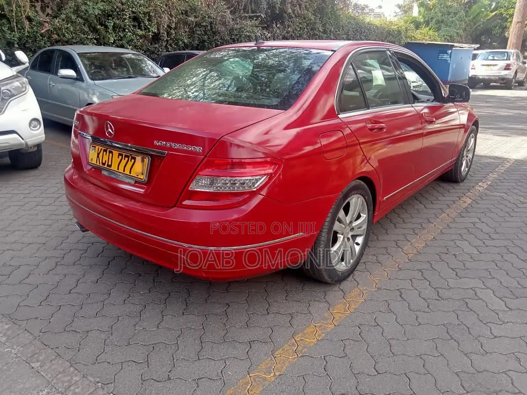Mercedes-Benz C200 2009 Red