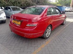 Mercedes-Benz C200 2009 Red