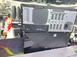 Desktop Computer Dell 8GB Intel Core i3 HDD 256GB