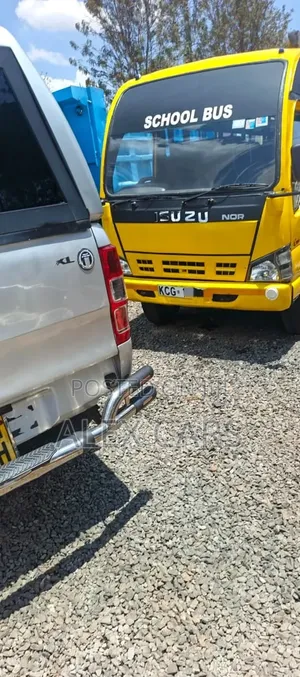 Isuzu NQR 2015