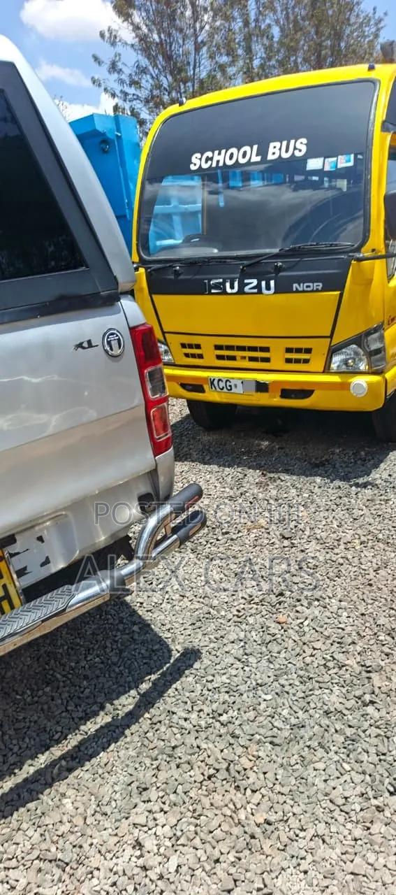 Isuzu NQR 2015