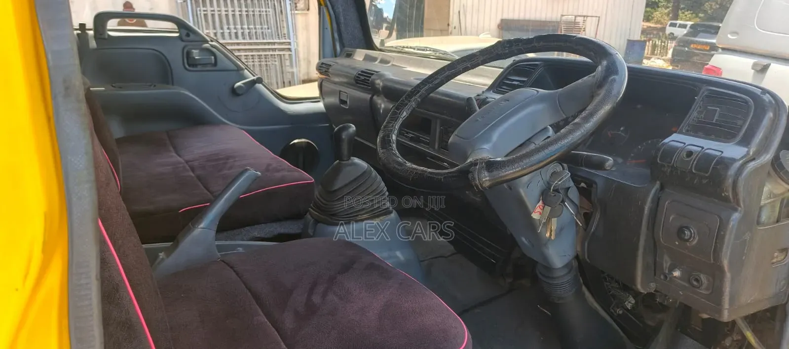 Isuzu NQR 2015