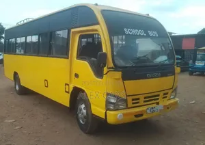 Isuzu NQR 2015 Yellow