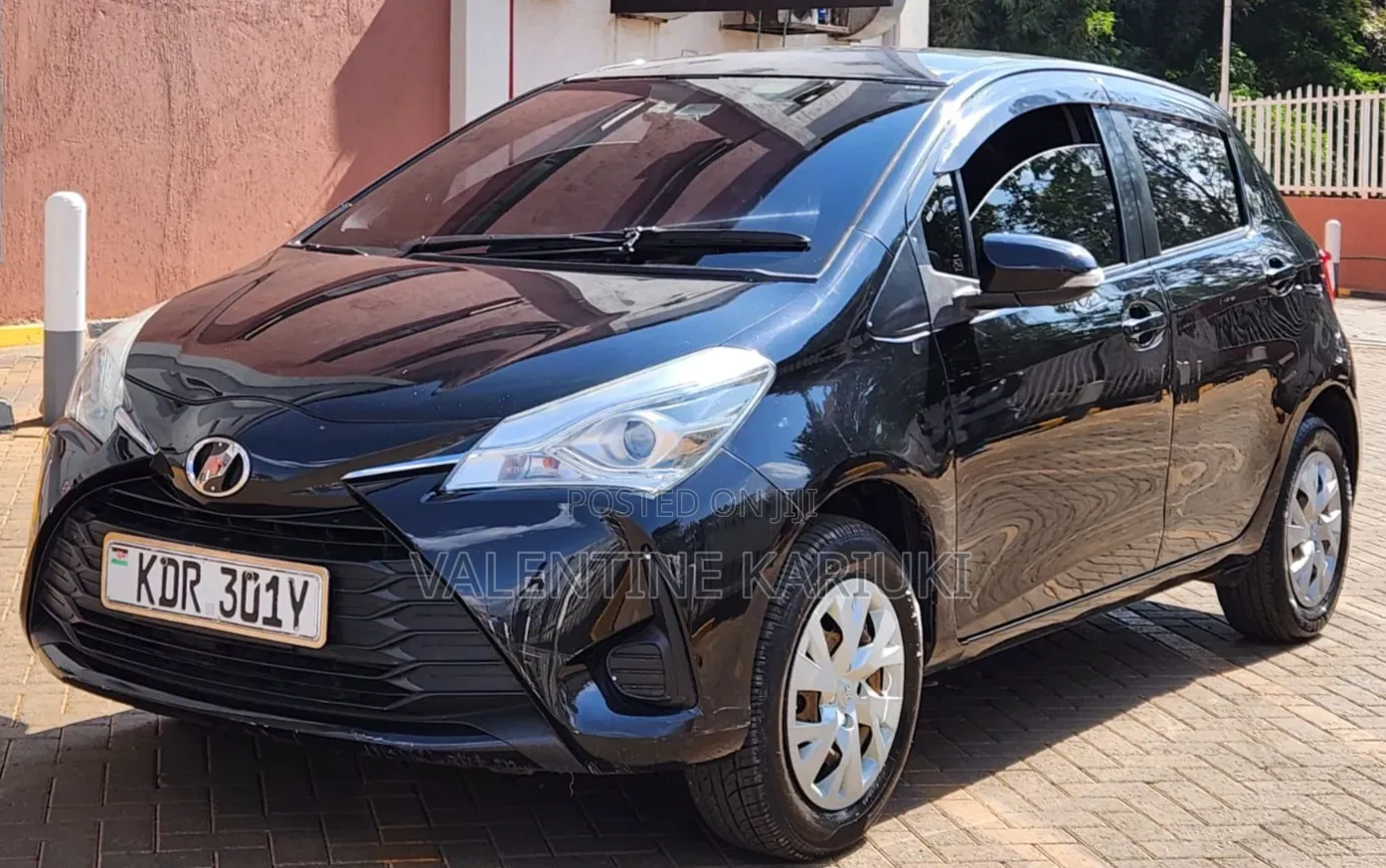 Toyota Vitz 2017 Black