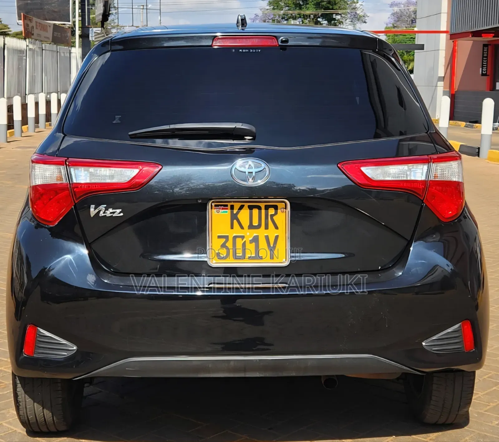 Toyota Vitz 2017 Black