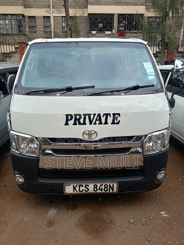 Toyota HiAce 2013 White