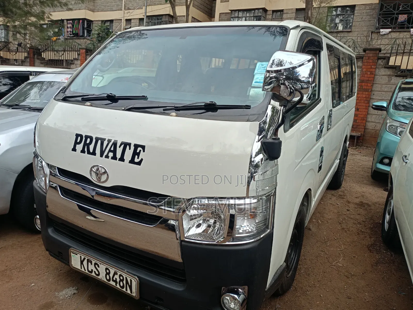 Toyota HiAce 2013 White