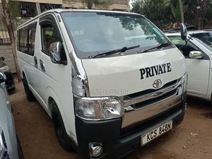 Toyota HiAce 2013 White
