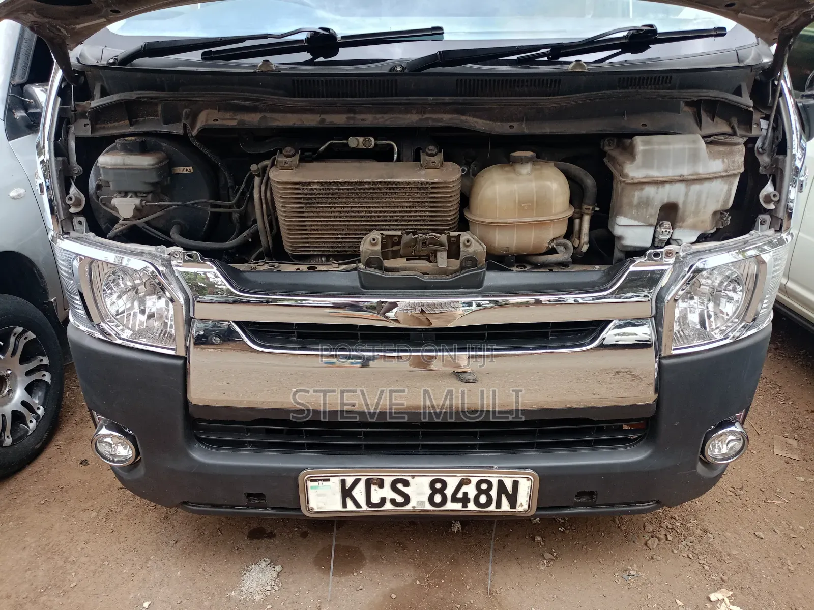 Toyota HiAce 2013 White