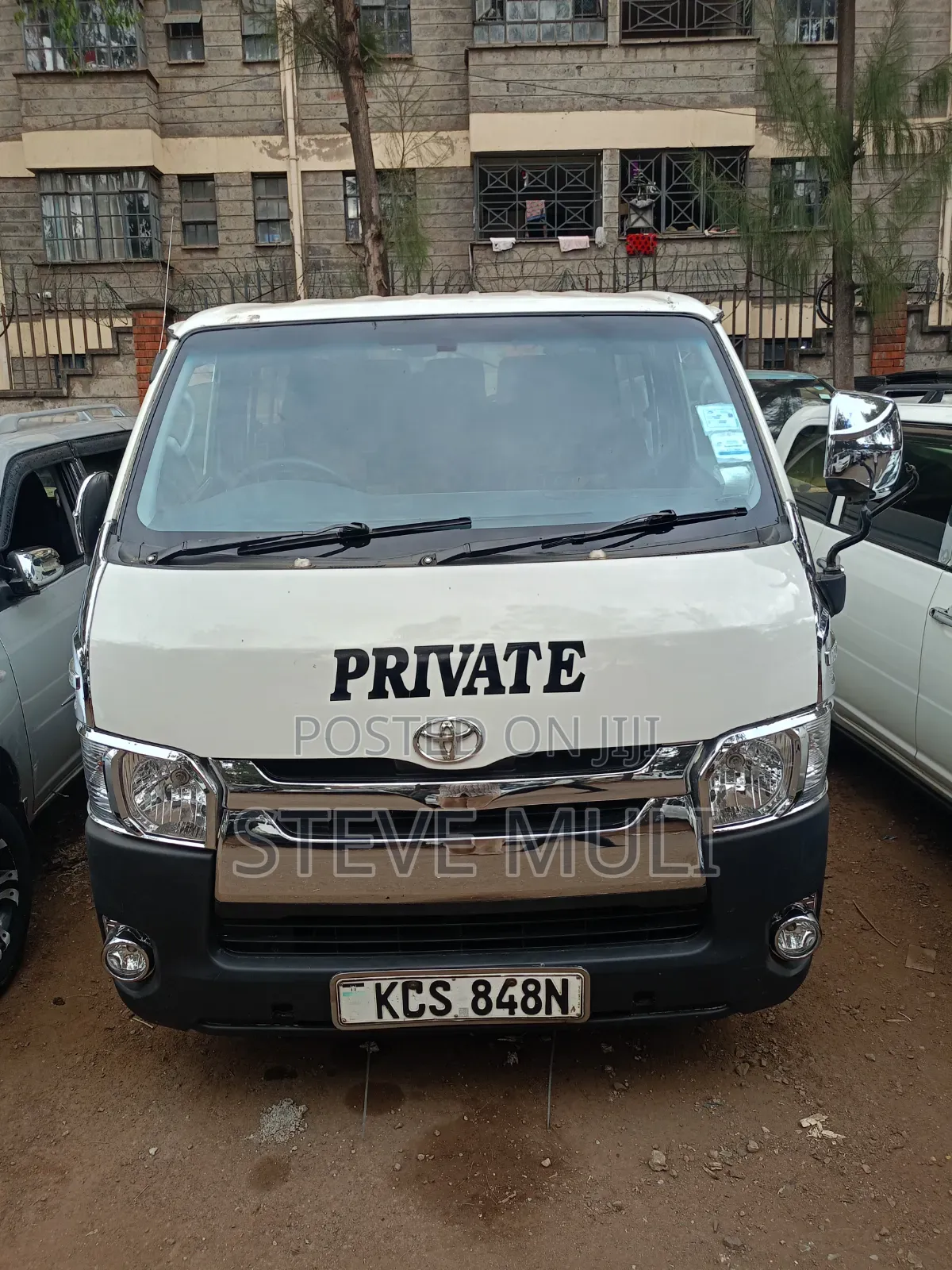Toyota HiAce 2013 White